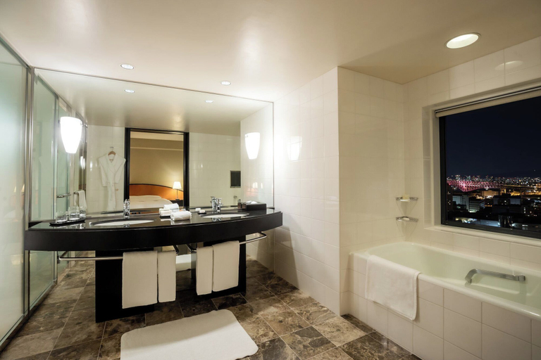 Bathroom 5, Grand Prince Hotel Osaka Bay, Osaka