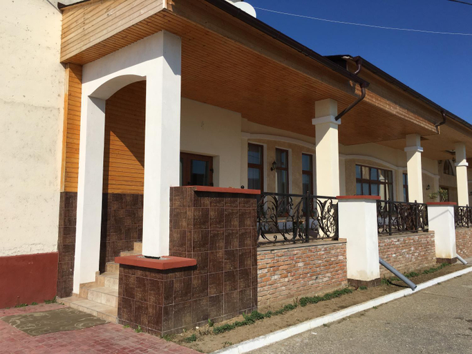Others 4, Motel Kilometrul Zero, Dragasani