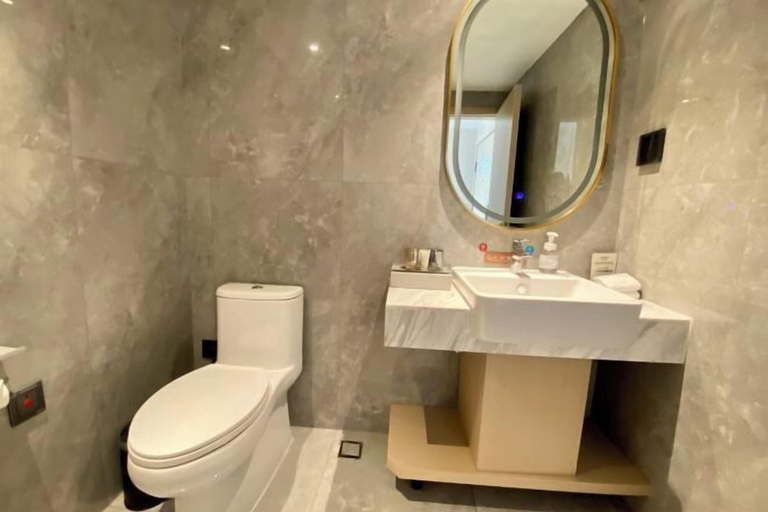 Bathroom, Longxiang Hotel, Zhengzhou