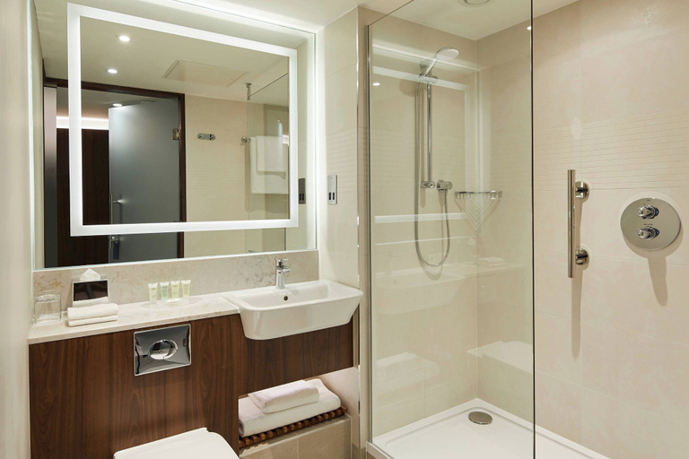 Bathroom 3, Courtyard by Marriott Oxford City Centre, Oxfordshire