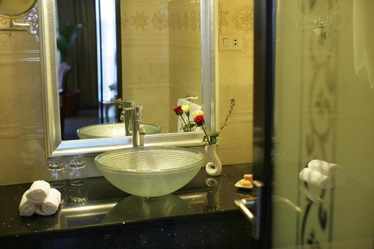 Bathroom 4, The Residence Suite Hotel, Addis Abeba