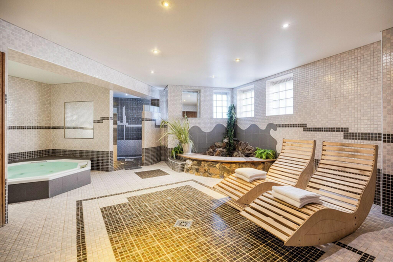 Sport & Beauty 2, Hotel du Commerce, Luxembourg
