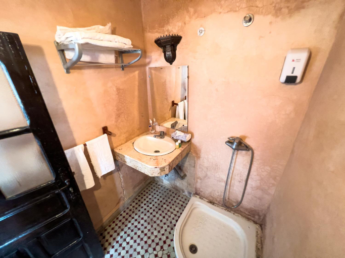 Bathroom 3, Riad Pacha, Fès