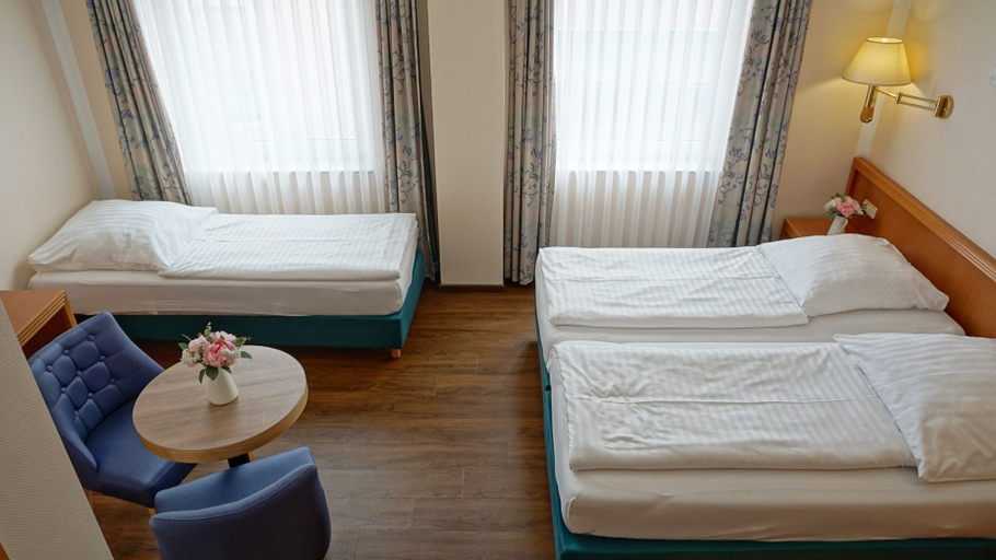 Bedroom 4, Hotel Opal, Region Hannover