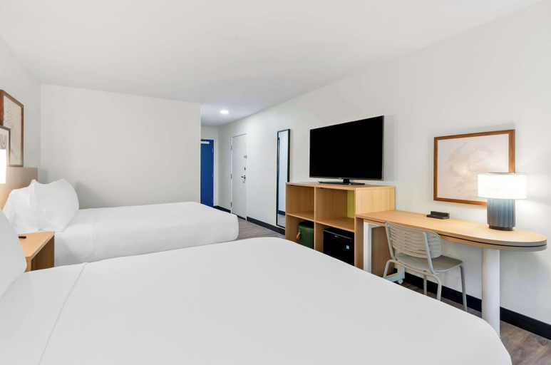 Bedroom 3, Spark by Hilton Winston-Salem University, Forsyth