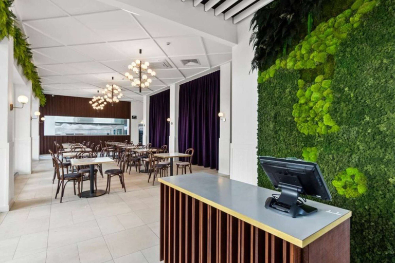 Food & Drinks 5, Ramada by Wyndham Hamilton City Center, Hamilton