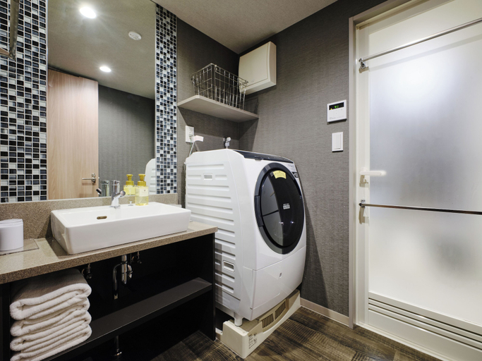Bathroom 7