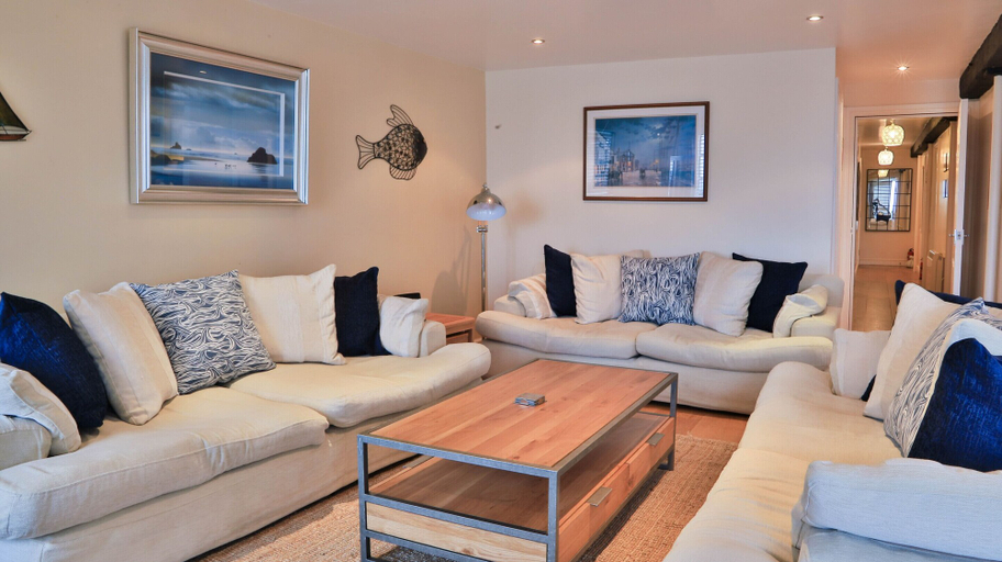 Others 5, Harbourside Apartment, Cornwall