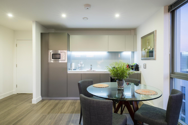 Others 3, Trendy Islington flat for 2 with patio, London