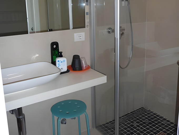 Bathroom 11