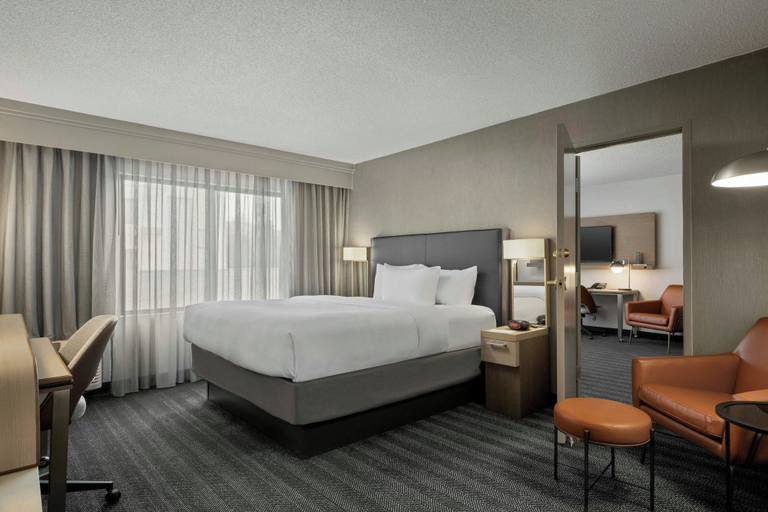 Bedroom 4, Courtyard by Marriott Downtown Boise, Ada