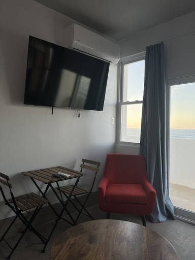 Others 2, Bella Surf Inn
