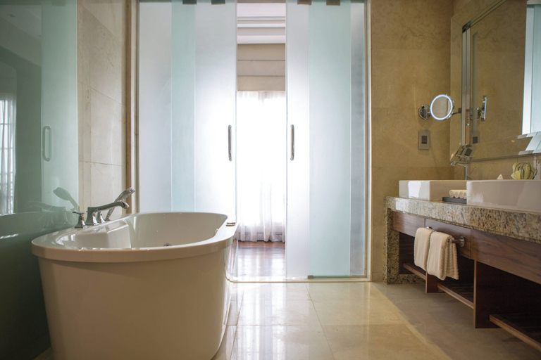 Bathroom 5, Renaissance Cairo Mirage City Hotel, New Cairo City