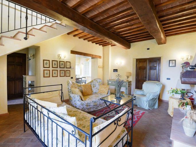 Living room 4, Belvilla by OYO Macetona - Forno, Siena