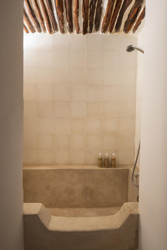 Bathroom 5, Riad Les Hirondelles Boutique Hotel, Marrakech