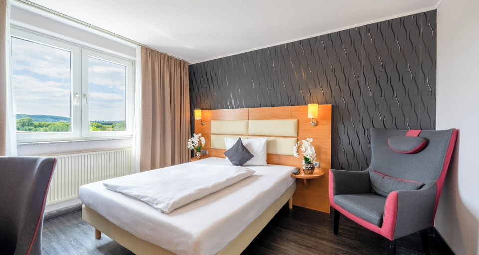 Bedroom 3, PLAZA INN Stuttgart Airport Messe, Esslingen