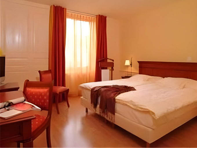 Bedroom 8