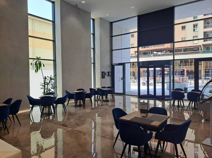 Food & Drinks, E1 Gibraltar, Gibraltar