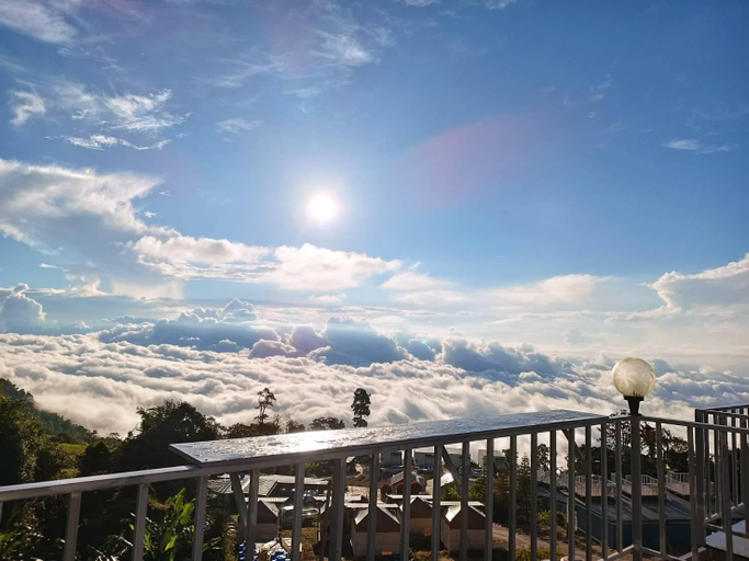 Others 3, Tae Khob Fah at Phu Thap Buek, Lom Kao