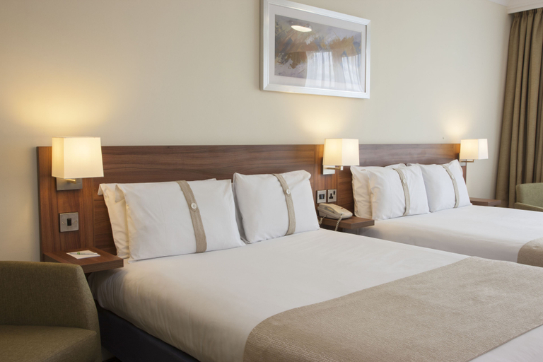 Bedroom, Holiday Inn Brighouse by IHG, Calderdale