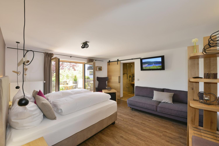 Bedroom 3, Pension Waldkristall, Regen