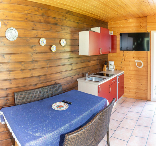 Others 4, Bungalow by Lake Ossiach With Mountain Views, Feldkirchen