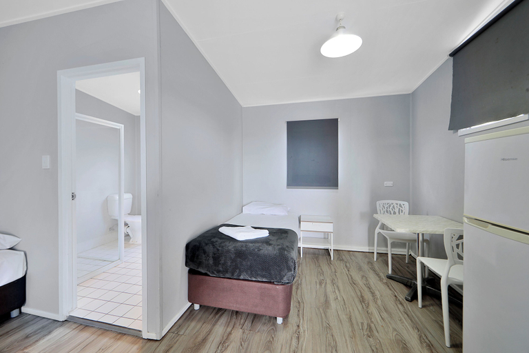 Bedroom 3, Ned Kelly's Motel, Maryborough
