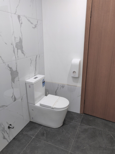 Bathroom 5, St Georges Motor Inn, Melbourne