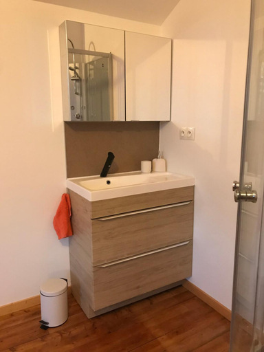 4, La chambre aux briques oranges, Haute-Marne