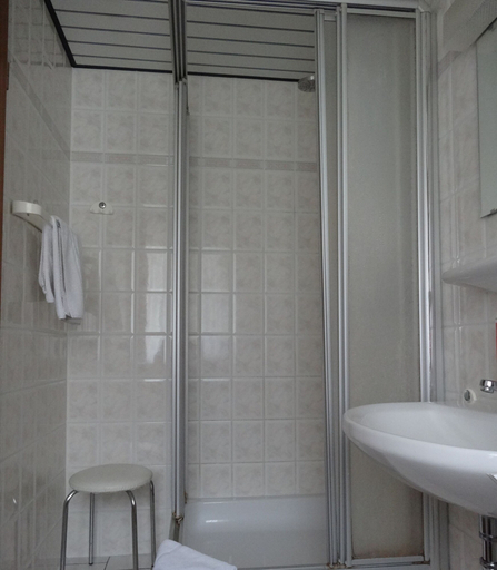Bathroom 5, Hotel Jägerhof, Hersfeld-Rotenburg