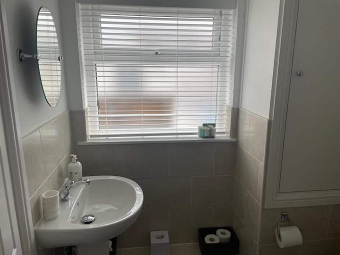 Bathroom 4, 59a Whitstable - 1 Bedroom Flat, Balcony & Parking, Kent