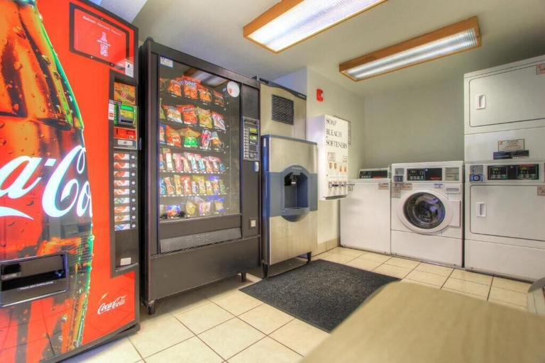 Food & Drinks 5, Howard Johnson by Wyndham Harrisonburg, Harrisonburg