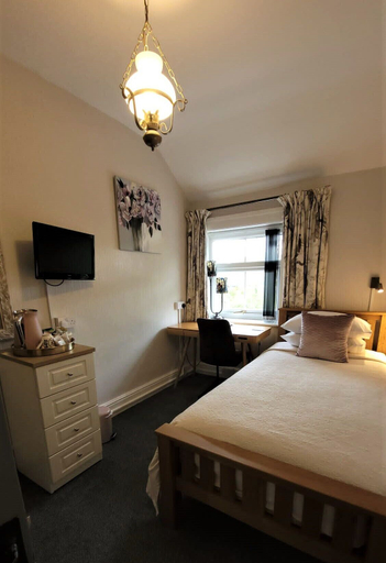 Bedroom 2, Greylands Guest House, Powys