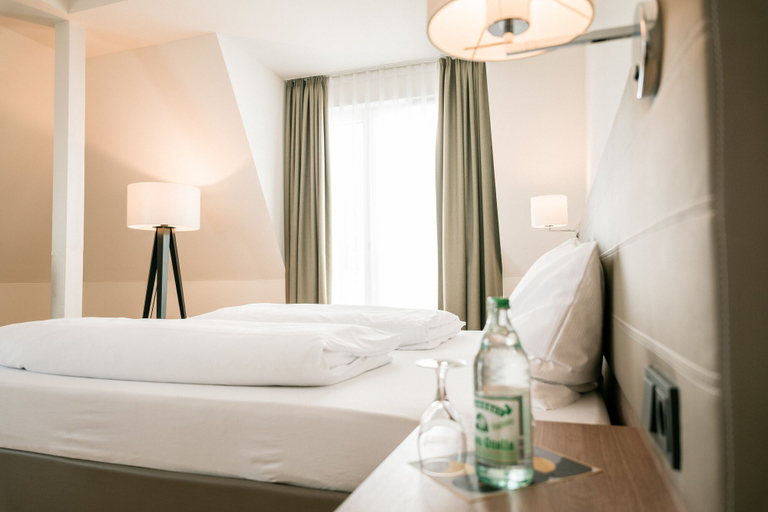 Bedroom 5, Hotel Trezor, Konstanz