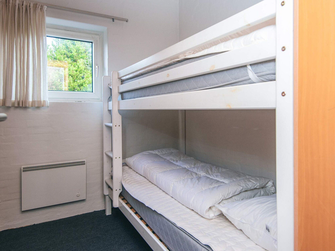 Bedroom 3, 4 Star Holiday Home in Blavand, Varde