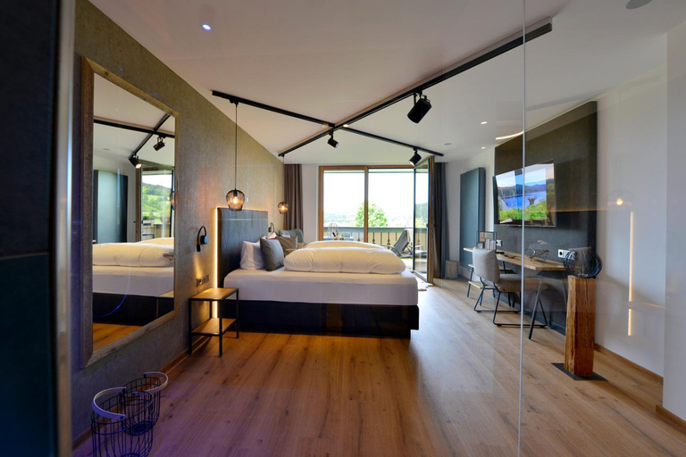 Bedroom 4, Pension Waldkristall, Regen