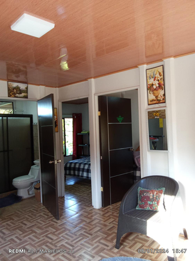Others 5, Cabinas M y M, Golfito