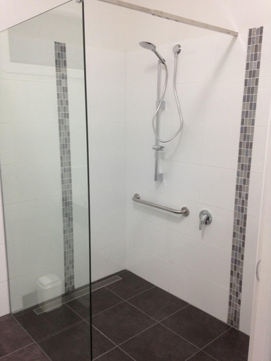 Bathroom 5, Prom Coast Holiday Lodge, South Gippsland - East