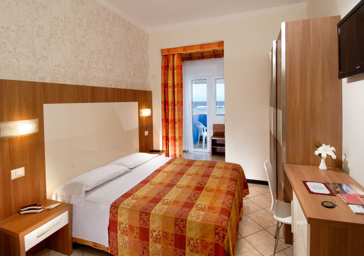 Bedroom 3, Hotel Diana, Rimini