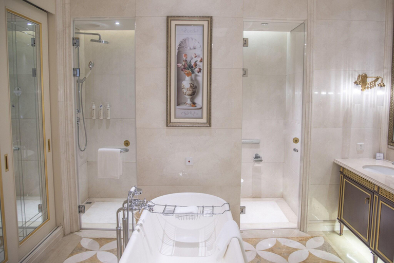 Bathroom 5, Delta Hotel by Marriott Shanghai Baoshan, Shanghai