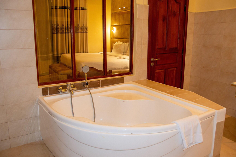 Bathroom 5, Malaika Beach Resort, Ilemela