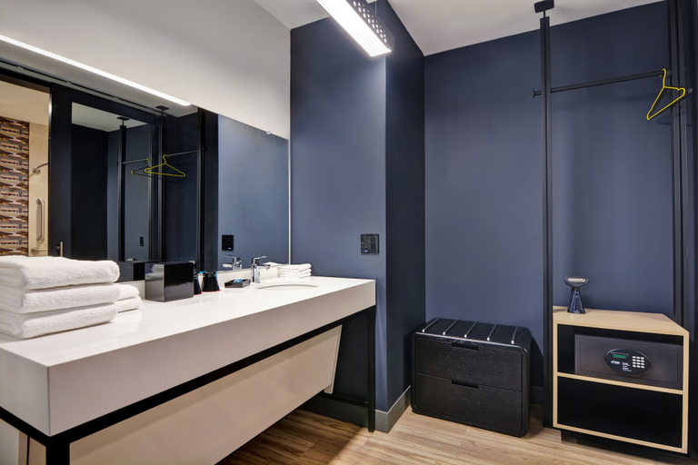 Bathroom 4, Aloft by Marriott Secaucus Meadowlands, Secaucus