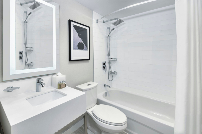 Bathroom 4, The Insignia Hotel, Sarnia, a Tribute Portfolio Hotel, Lambton