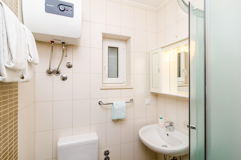 Bathroom 3, Nikola Apartments, Dubrovnik