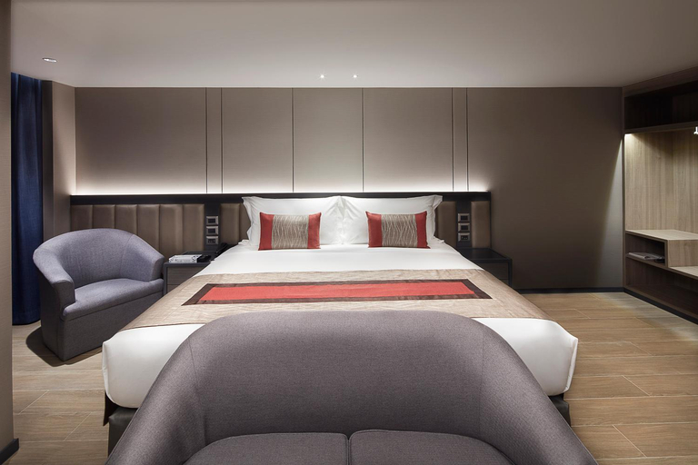 Bedroom 2, Grace At Five by Grace Hotel Bangkok, Wattana