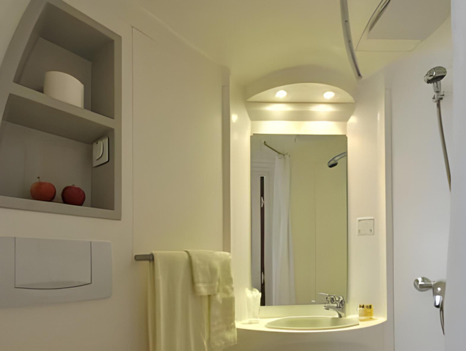 Bathroom 11