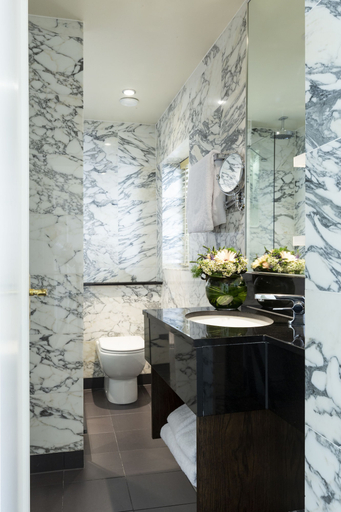 Bathroom 4, The Kensington Hotel, London