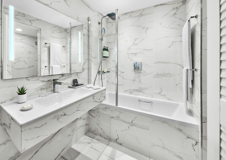 Bathroom 5, Fairmont Monte Carlo, Monaco