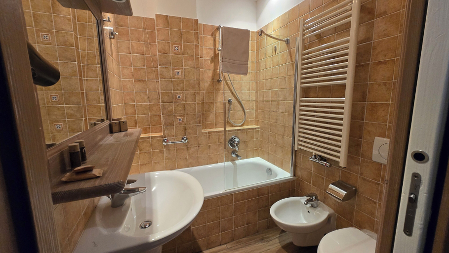 Bathroom 4, Meridiana Boutique Hotel, Lecco
