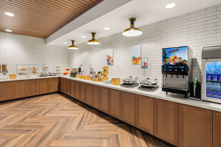 Food & Drinks 5, Fairfield Inn & Suites by Marriott Seattle Downtown/Seattle Center, Seattle